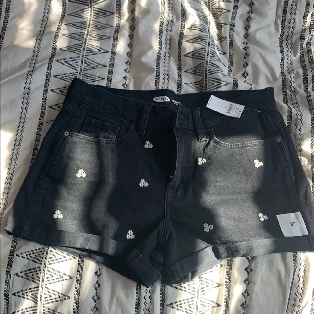 Embroidered denim shorts